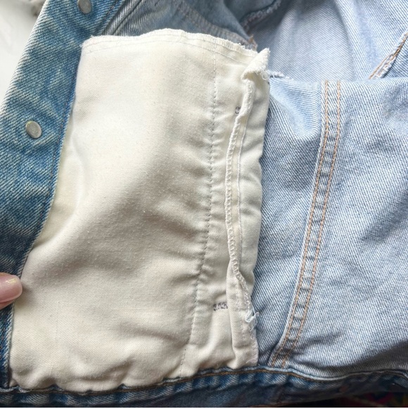 Levi’s Vintage Denim Distressed Trucker Jacket XS Petite Women’s Jean Jacket - Picture 7 of 15